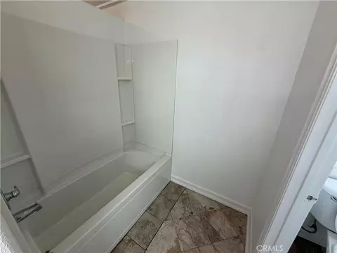 Bath - 117 Evergreen Pl, Perris, CA 92571 photo 7 of 8