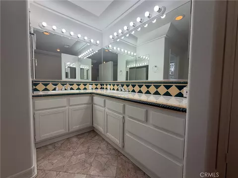 Bath - 117 Evergreen Pl, Perris, CA 92571 photo 5 of 8