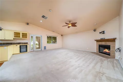 Living - 17345 Vista St, Hesperia, CA 92345 photo 3 of 6