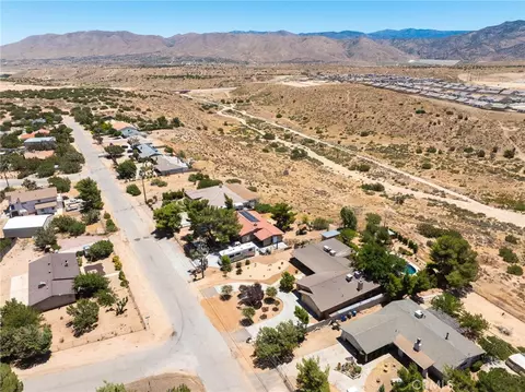 View/Area - 17345 Vista St, Hesperia, CA 92345 photo 9 of 13