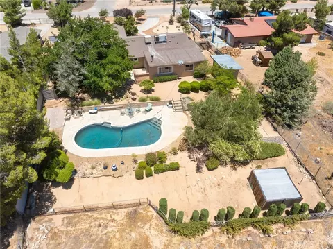 View/Area - 17345 Vista St, Hesperia, CA 92345 photo 5 of 13
