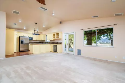 Living - 17345 Vista St, Hesperia, CA 92345 photo 6 of 6