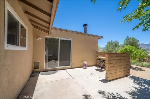 Exterior - 17345 Vista St, Hesperia, CA 92345 photo 6 of 22