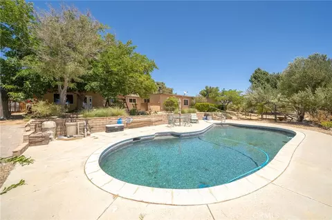 Exterior - 17345 Vista St, Hesperia, CA 92345 photo 12 of 22