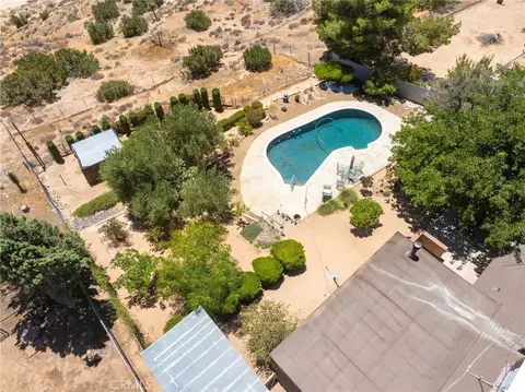 View/Area - 17345 Vista St, Hesperia, CA 92345 photo 4 of 13