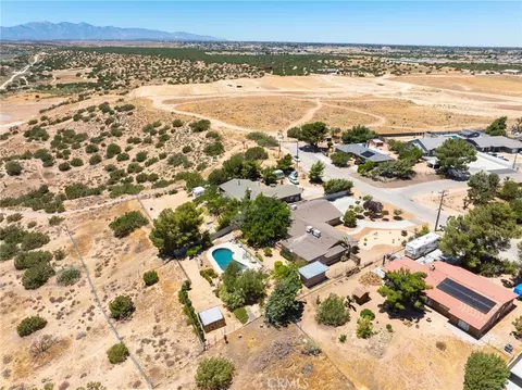 View/Area - 17345 Vista St, Hesperia, CA 92345 photo 12 of 13