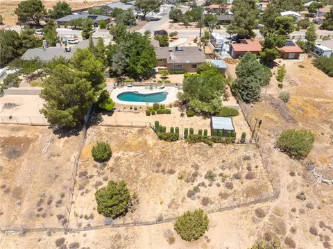 View/Area - 17345 Vista St, Hesperia, CA 92345 photo 6 of 13
