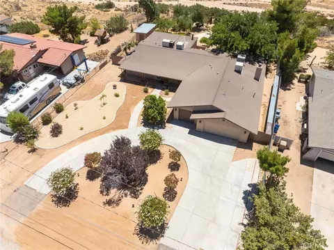 View/Area - 17345 Vista St, Hesperia, CA 92345 photo 2 of 13