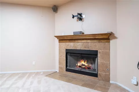 Living - 17345 Vista St, Hesperia, CA 92345 photo 5 of 6