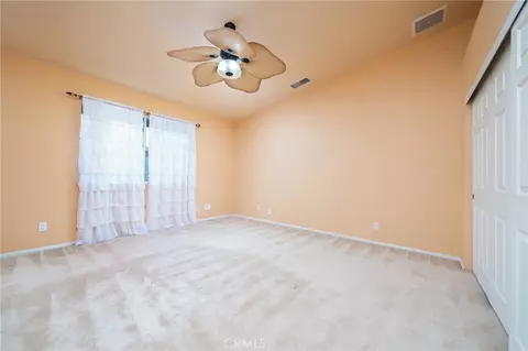 Bedroom - 17345 Vista St, Hesperia, CA 92345 photo 6 of 7