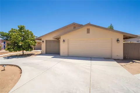 Exterior - 17345 Vista St, Hesperia, CA 92345 photo 5 of 22