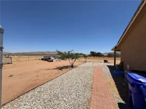 Exterior - 21832 Thunderbird, Apple Valley, CA 92307 photo 7 of 7