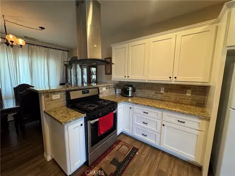 Kitchen - 21832 Thunderbird, Apple Valley, CA 92307 photo 5 of 6