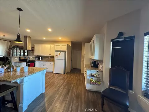 Other - 21832 Thunderbird, Apple Valley, CA 92307 photo 5 of 6