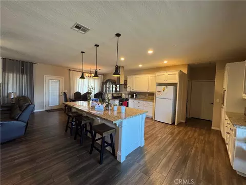 Kitchen - 21832 Thunderbird, Apple Valley, CA 92307 photo 1 of 7