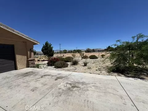 21832 Thunderbird, Apple Valley, CA 92307 photo 4