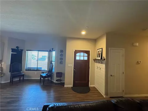 Entry Way - 21832 Thunderbird, Apple Valley, CA 92307 photo 2 of 2