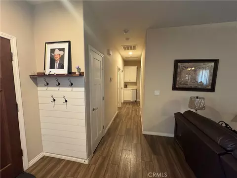 Entry Way - 21832 Thunderbird, Apple Valley, CA 92307 photo 1 of 2