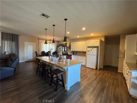 Kitchen - 21832 Thunderbird, Apple Valley, CA 92307 photo 1 of 6