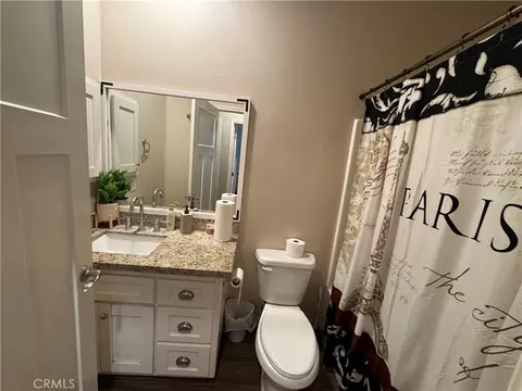 Bath - 21832 Thunderbird, Apple Valley, CA 92307 photo 2 of 4