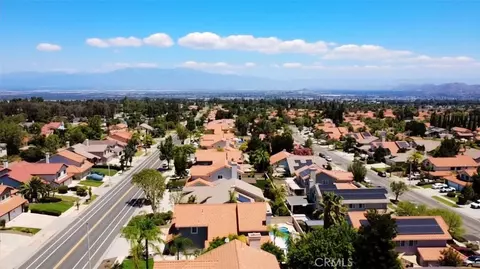 View/Area - 2391 Mangular Ave, Corona, CA 92882 photo 4 of 4