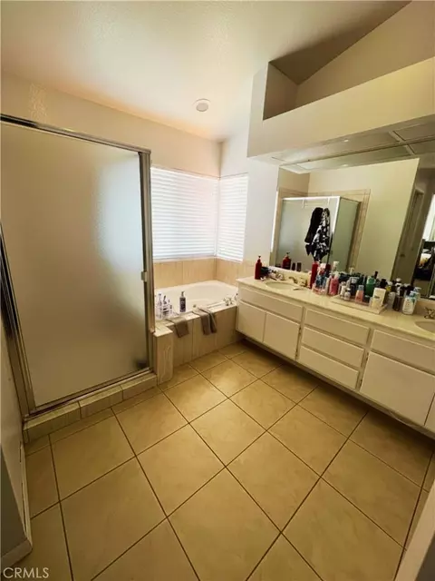 Bath - 2391 Mangular Ave, Corona, CA 92882 photo 3 of 3