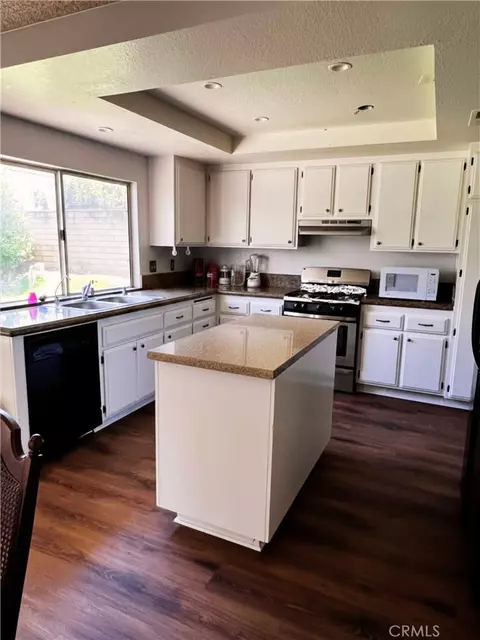 Kitchen - 2391 Mangular Ave, Corona, CA 92882 photo 1 of 2
