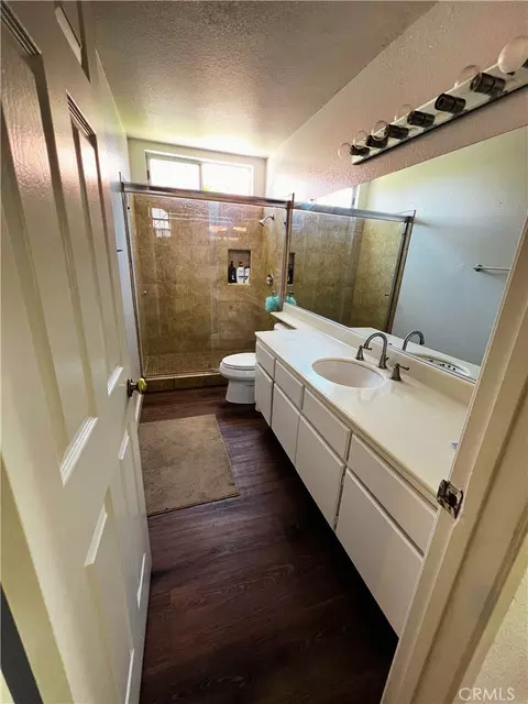 Bath - 2391 Mangular Ave, Corona, CA 92882 photo 1 of 3