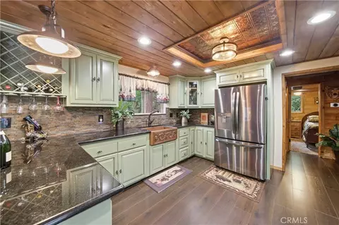 Kitchen - 9160 Coffey, Forest Falls, CA 92339 photo 3 of 4