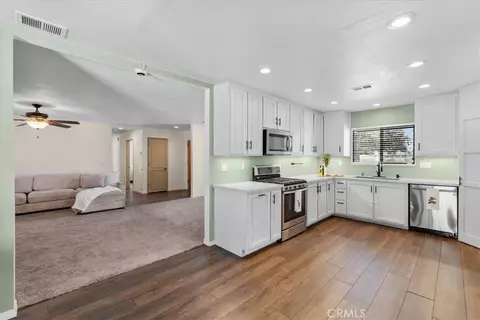 19801 Talihina, Apple Valley, CA 92307 photo 8
