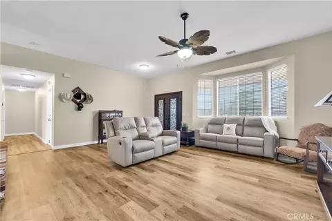 13931 Falling Leaf Rd, Apple Valley, CA 92307 photo 2