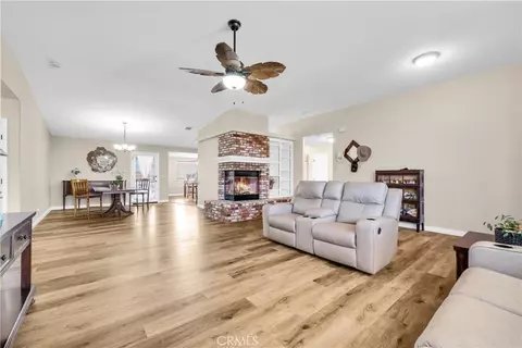 13931 Falling Leaf Rd, Apple Valley, CA 92307 photo 4