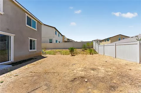 Exterior - 14027 Casetta Dr, Beaumont, CA 92223 photo 5 of 7