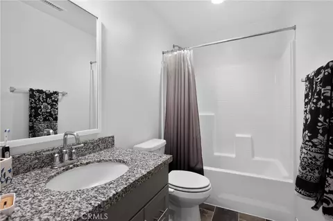 Bath - 14027 Casetta Dr, Beaumont, CA 92223 photo 2 of 2