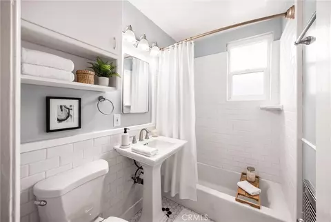 Bath - 1400 E 3rd #6, Long Beach, CA 90802 photo 2 of 2