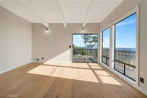 Living - 470 Wellington, Cambria, CA 93428 photo 13 of 14