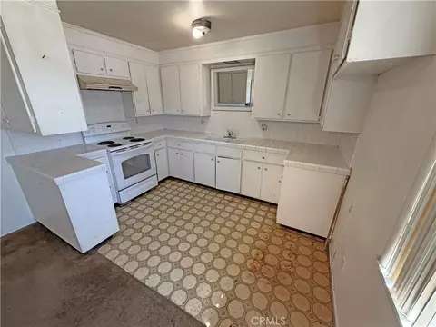 Kitchen - 7426 Elata, Yucca Valley, CA 92284 photo 1 of 3