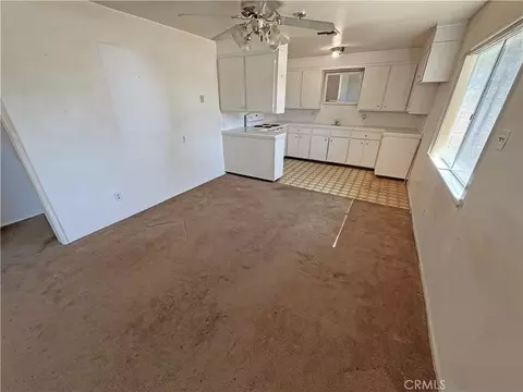 Living - 7426 Elata, Yucca Valley, CA 92284 photo 4 of 4