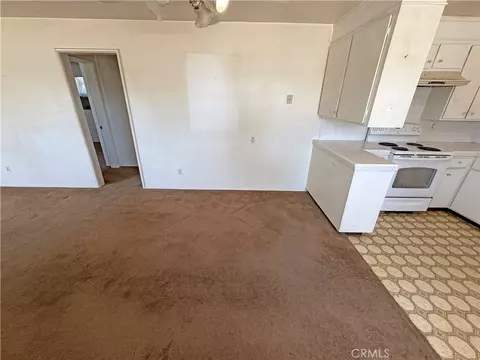Living - 7426 Elata, Yucca Valley, CA 92284 photo 3 of 4
