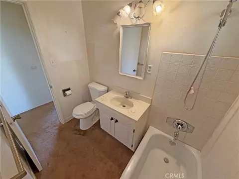 Bath - 7426 Elata, Yucca Valley, CA 92284 photo 4 of 4