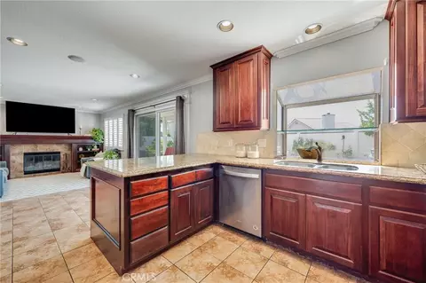 Kitchen - 1121 Country Pl, Redlands, CA 92374 photo 3 of 3