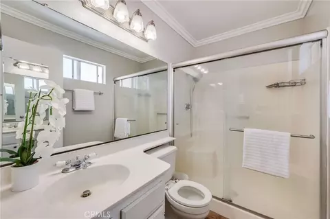 Bath - 1121 Country Pl, Redlands, CA 92374 photo 2 of 3