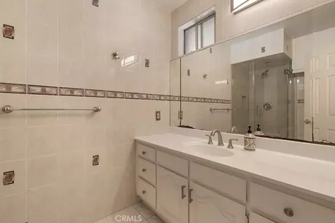 Bath - 7934 Comolette, Downey, CA 90242 photo 2 of 3