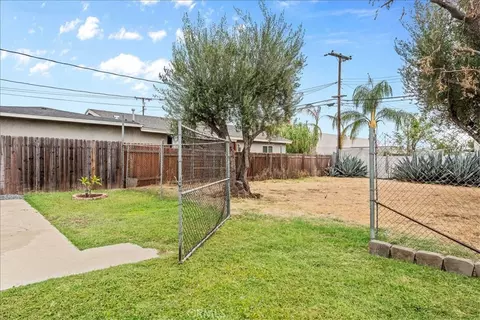 Exterior - 5609 Bandera, Montclair, CA 91763 photo 8 of 14