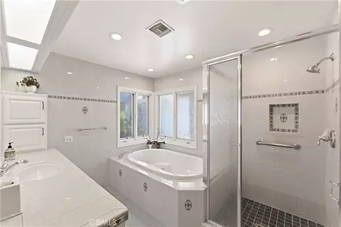 Bath - 903 E Dalton, Glendora, CA 91741 photo 6 of 8