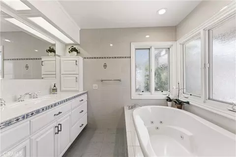 Bath - 903 E Dalton, Glendora, CA 91741 photo 8 of 8