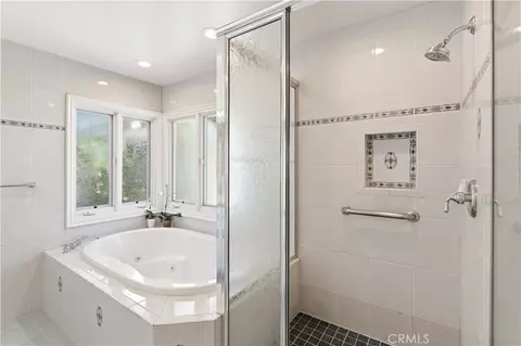 Bath - 903 E Dalton, Glendora, CA 91741 photo 4 of 8