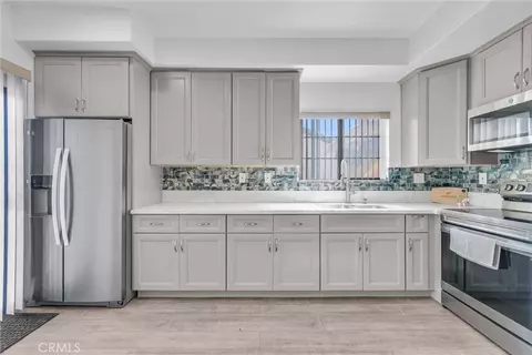 Kitchen - 22418 Akers, Perris, CA 92570 photo 2 of 6
