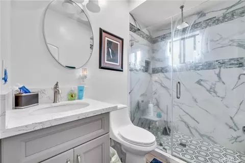 Bath - 22418 Akers, Perris, CA 92570 photo 6 of 7