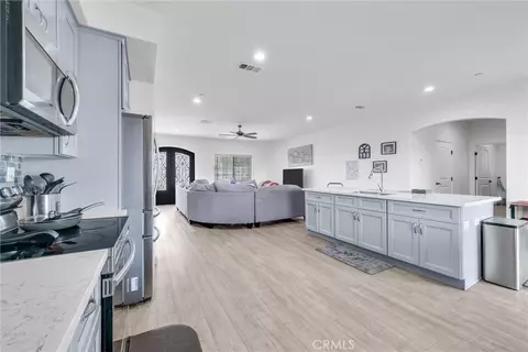 Entry Way - 22418 Akers, Perris, CA 92570 photo 5 of 7